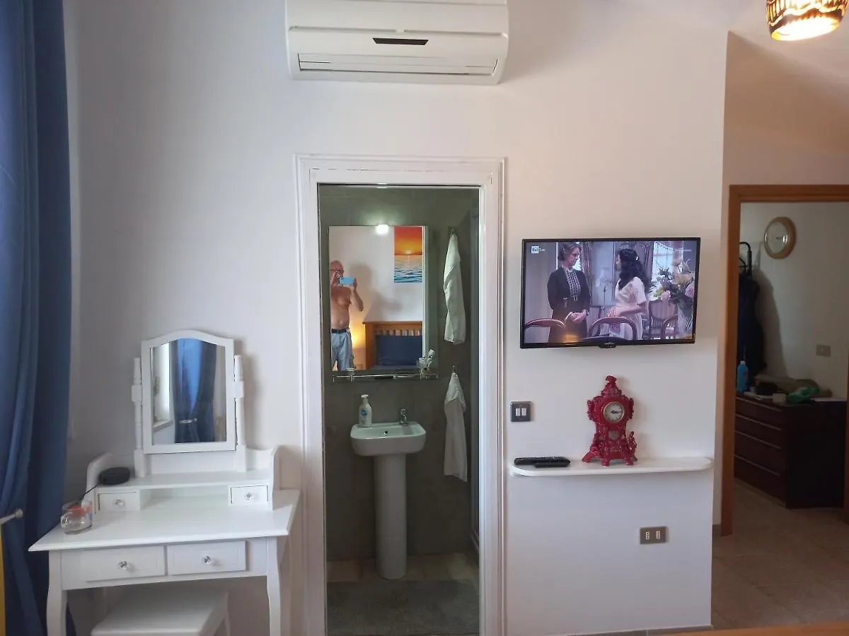 The Englishmans Home Cuglieri Homestay